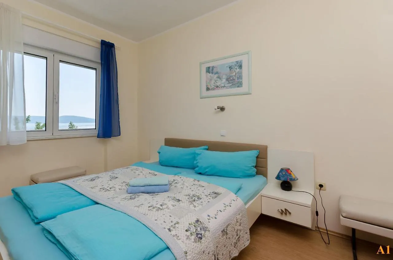 Apartments And Room Drazen Novi Vinodolski 0*,  Croatia